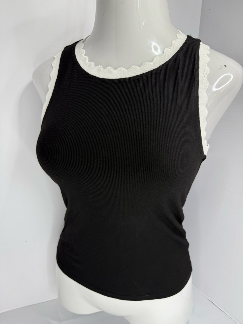 Scalloped Trim Black Ribbed Tank Top - Women